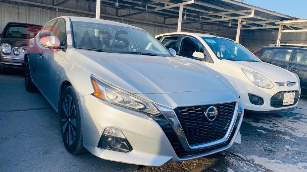 نيسان ألتيما